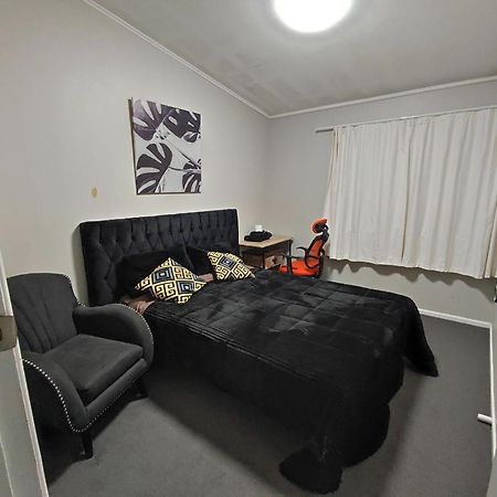 West Side Beautiful And Quiet Home オークランド エクステリア 写真