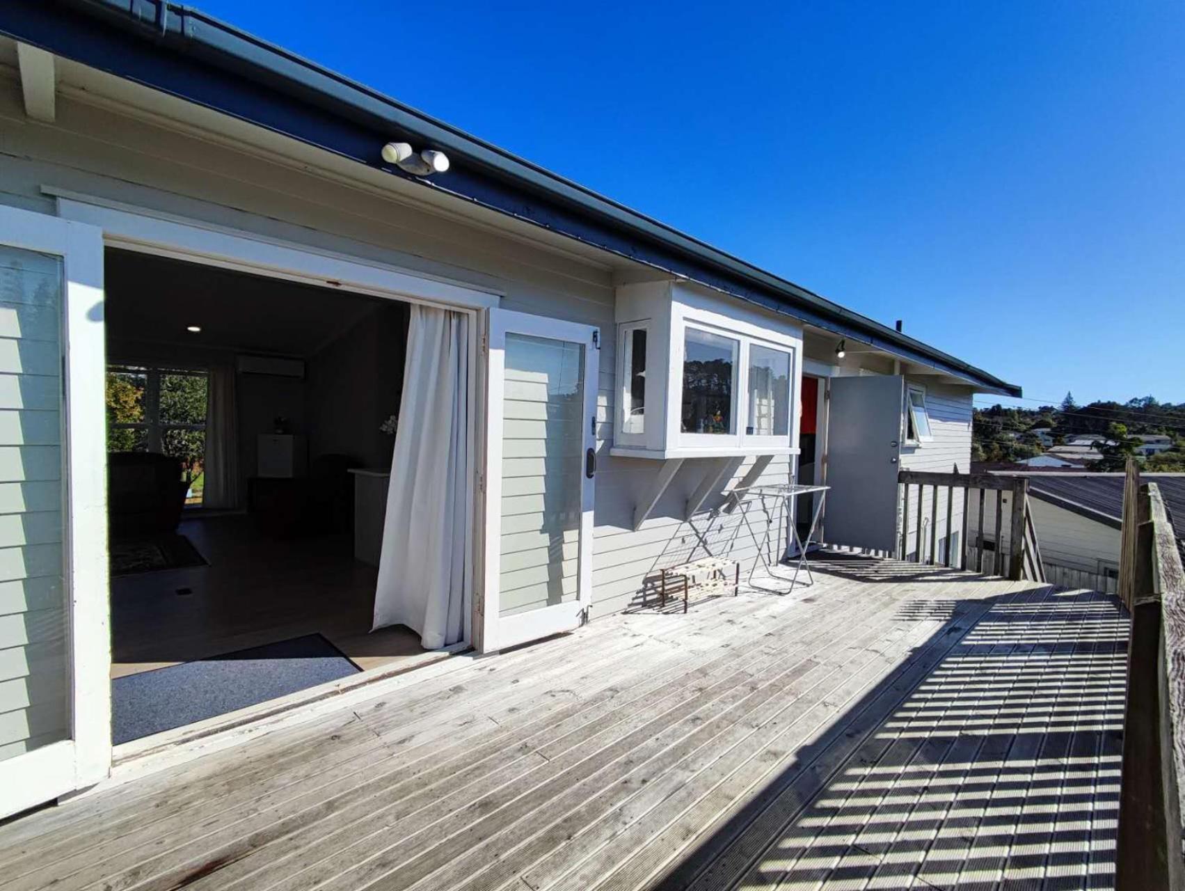 West Side Beautiful And Quiet Home オークランド エクステリア 写真